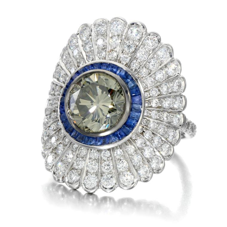 Jessica McCormack 1.86-carat Fancy Grey diamond Daisy ring