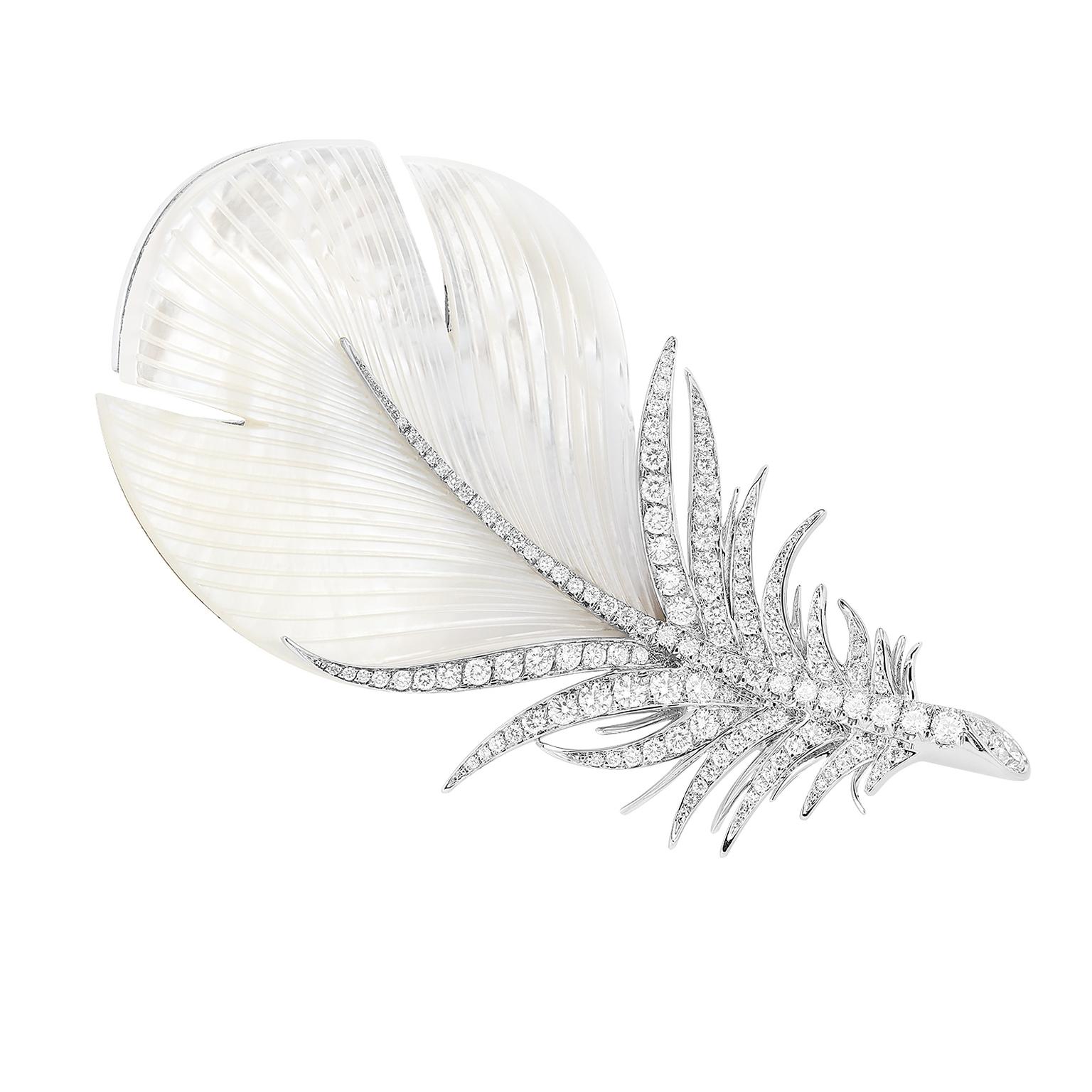 Boucheron Brooch Caresse de Plume - mother-of-pearl, diamonds, white gold copy