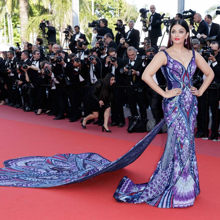Aishwarya-Rai-on-red-carpet-in-de-GRISOGONO-jewels-at-Cannes-Film-Festival-2018