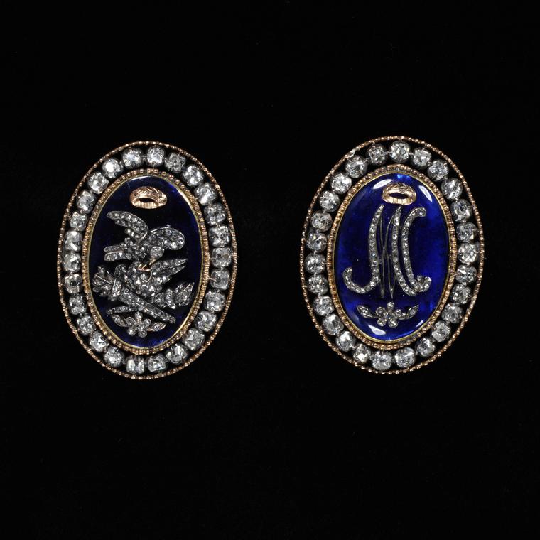 Bracelet clasps, France, Gold with brilliant cut diamonds, central plaques of blue paste (glass). © Victoria and Albert Museum, London