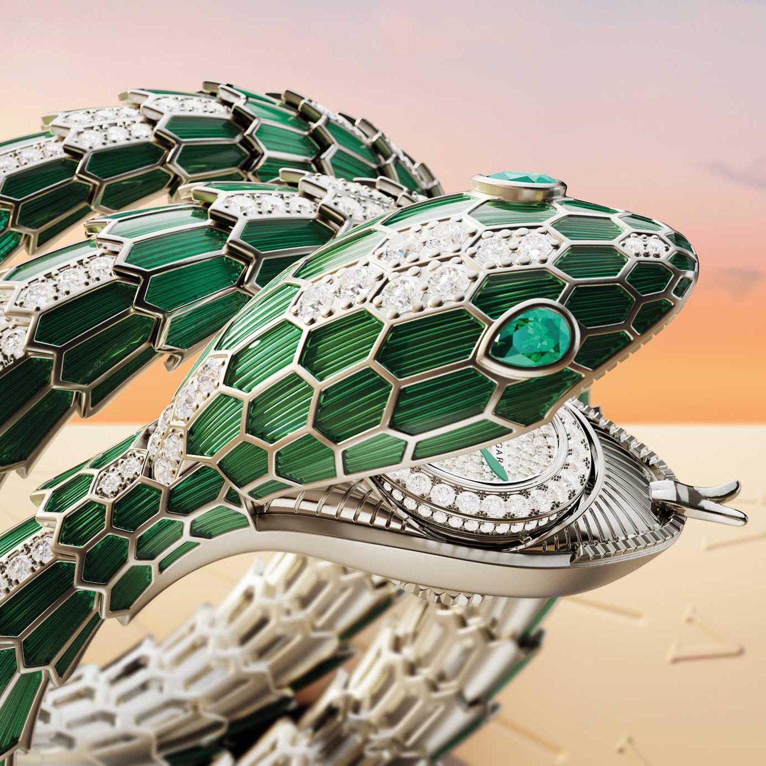 Bulgari-Serpenti-Misteriosi-Piccolissimo-Secret-high-jewellery-watch-in-green-lacquer