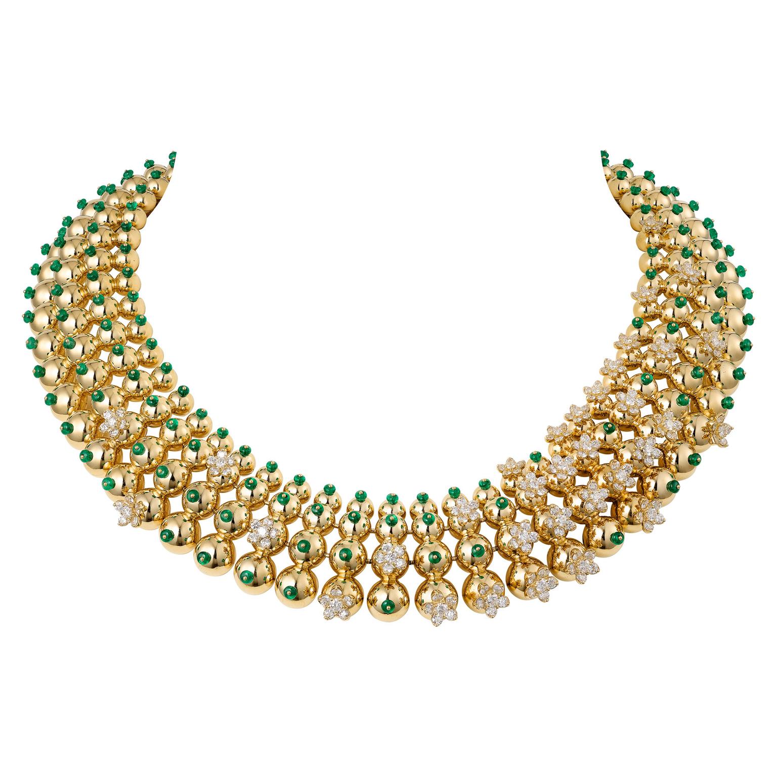 Cactus de Cartier necklace in yellow gold with emerald beads and diamond flowers