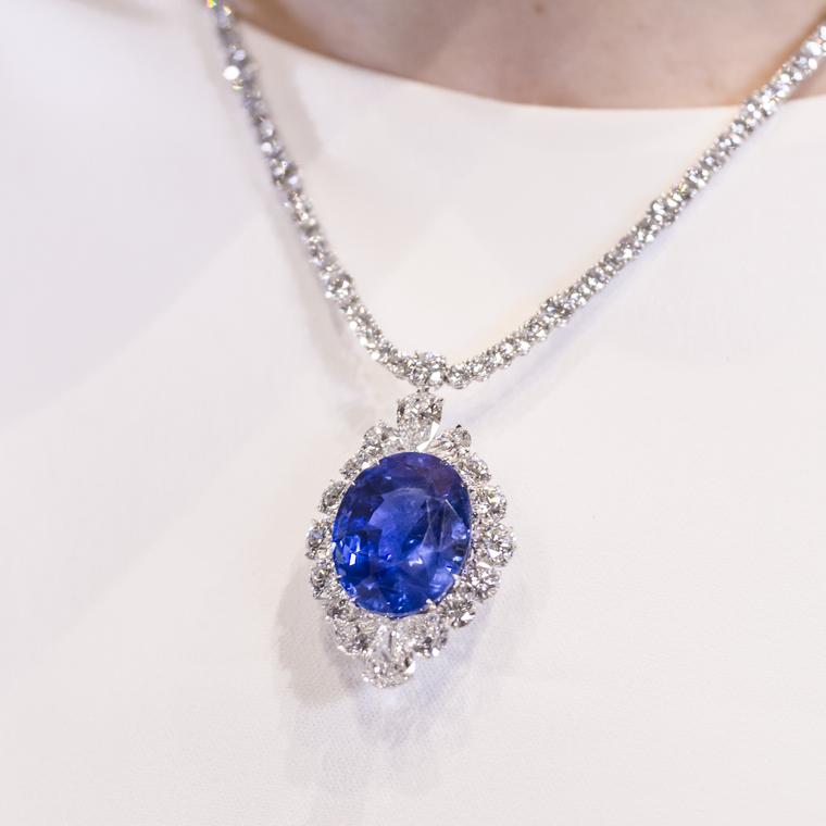 Burmese 60ct sapphire necklace with diamonds