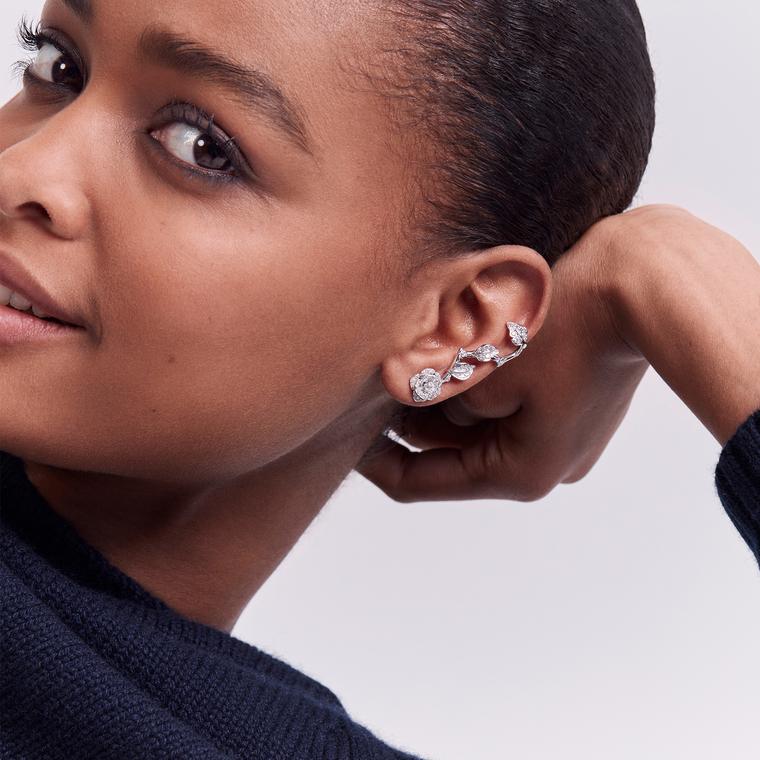 Rose Dior Bagatelle mono earring on model