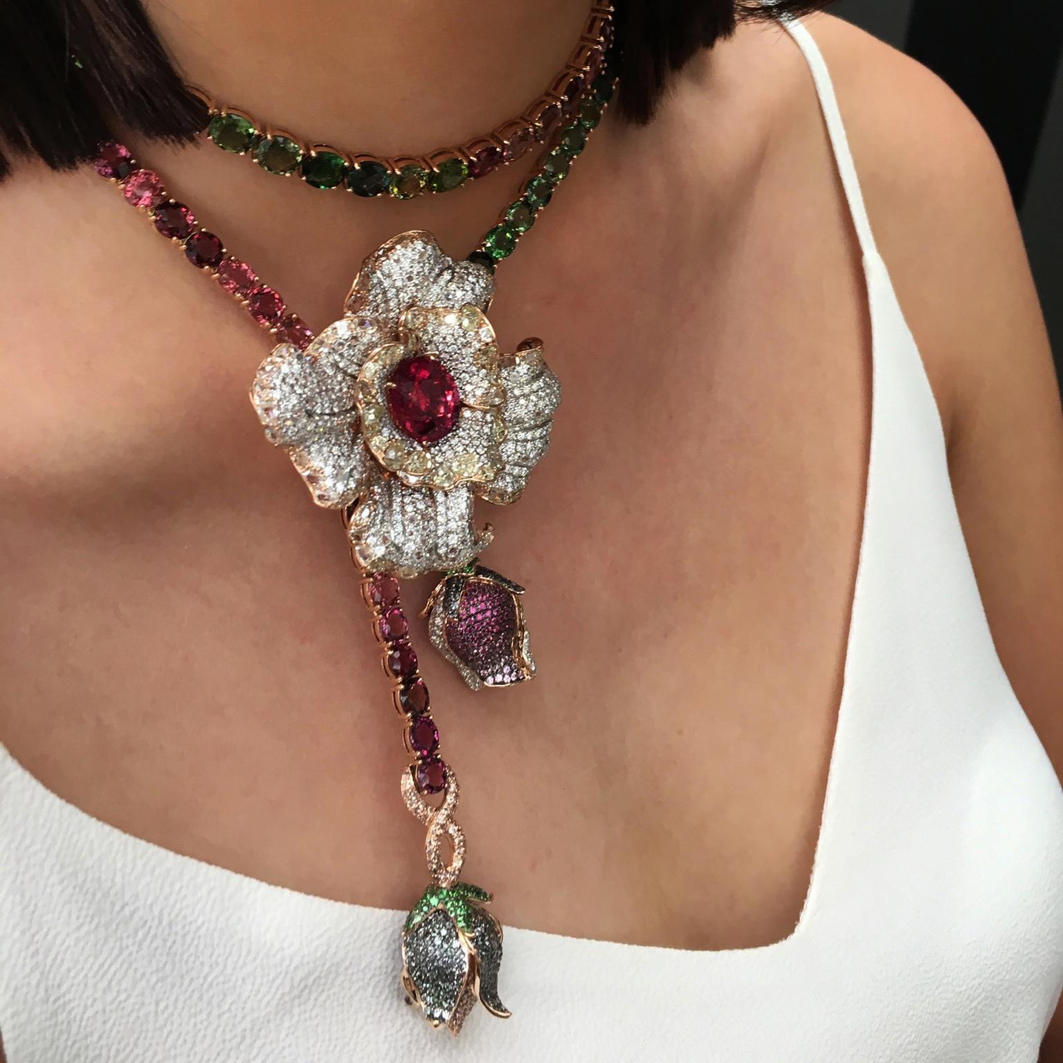 Designer discount flower necklace