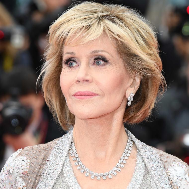 Jane Fonda in Chopard Green Carpet Fairmined gold and diamond necklace