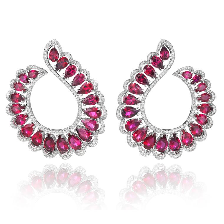Precious pear-shaped ruby earrings 