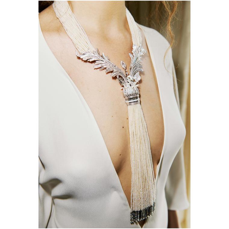 Boucheron Vu de 26 Colonne d’Acanthe necklace on model
