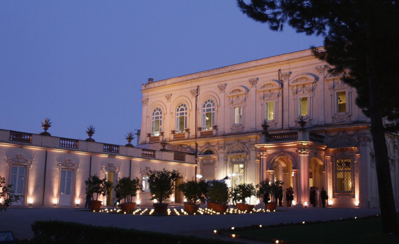Cartier chose the Villa Aurelia in Rome to present the jewellery collection Sortilège that is inspired by fragrances.