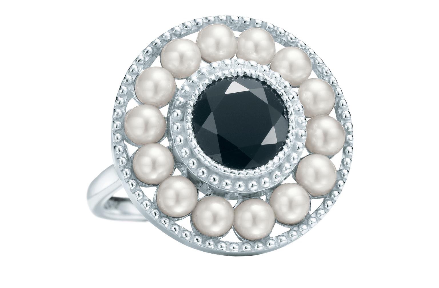 TIffany Zeigfeld Pearl Onyx ring_20130407_Zoom