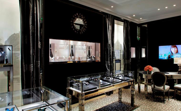 Dior Fine Jewellery Boutique at 8 Place Vendôme  photo: Kristen Pelou