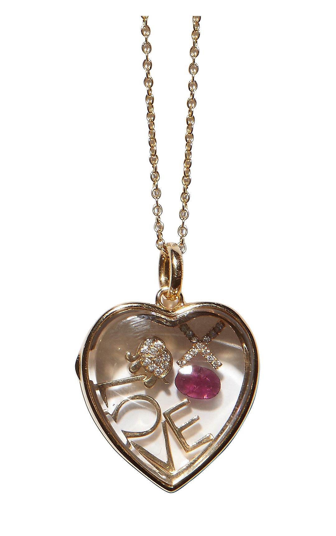 Artfully designed antique lockets for life’s special mementos The