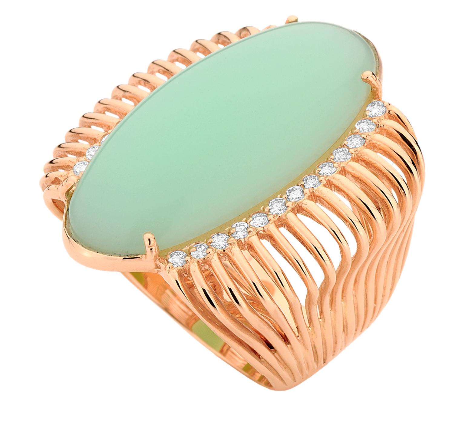 Carla Amorim Pistachio chrysoprase ring_20130801_Zoom