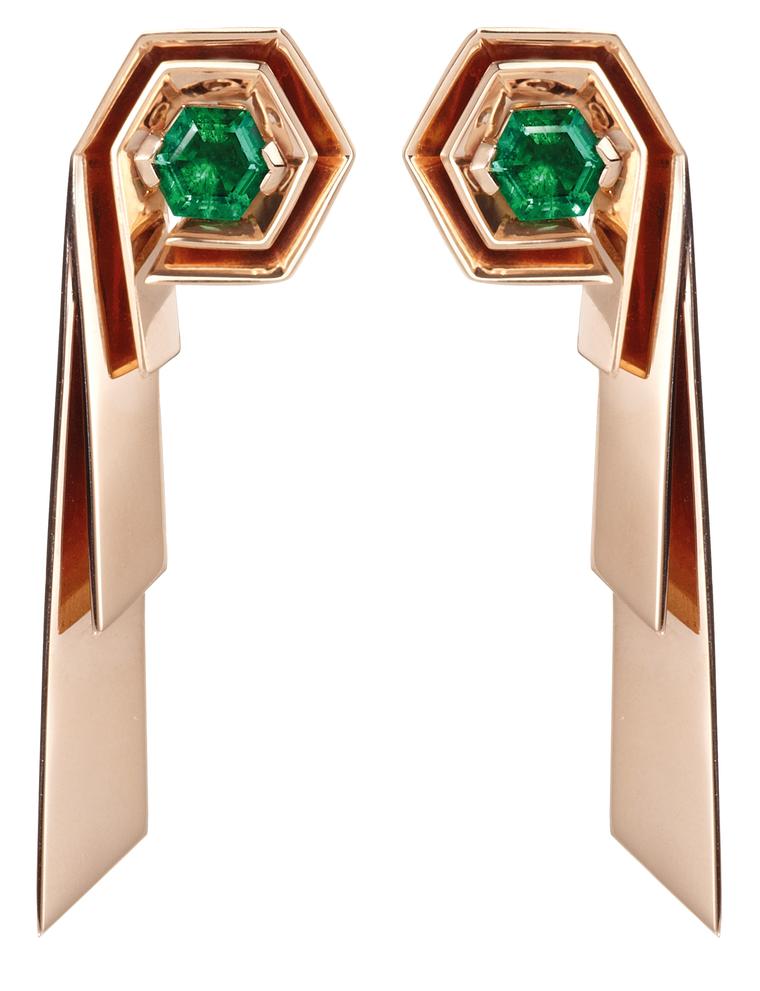 Hannah Martin for Gemfields emerald earrings_20130808_Zoom