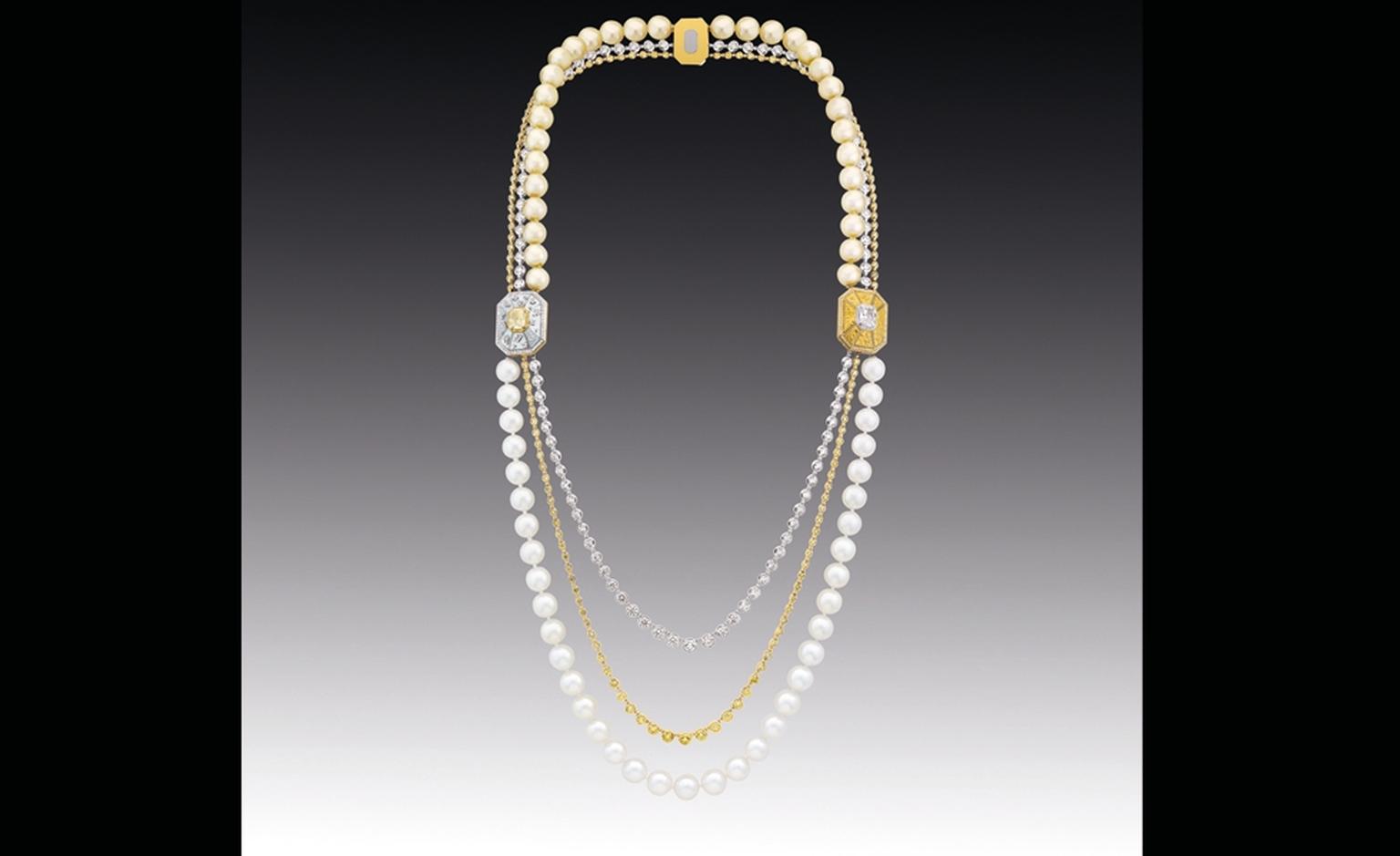 Chanel Contrastes collection: Collier Soleil d'automne. Necklace in white and yellow gold set with yellow and white diamonds with white and gold pearls.