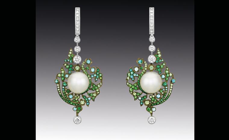 Chanel Contrastes collection: Jardin d'Hiver. Earrings in white gold, diamonds, tsavorites, Paraiba tourmaline and white pearls.