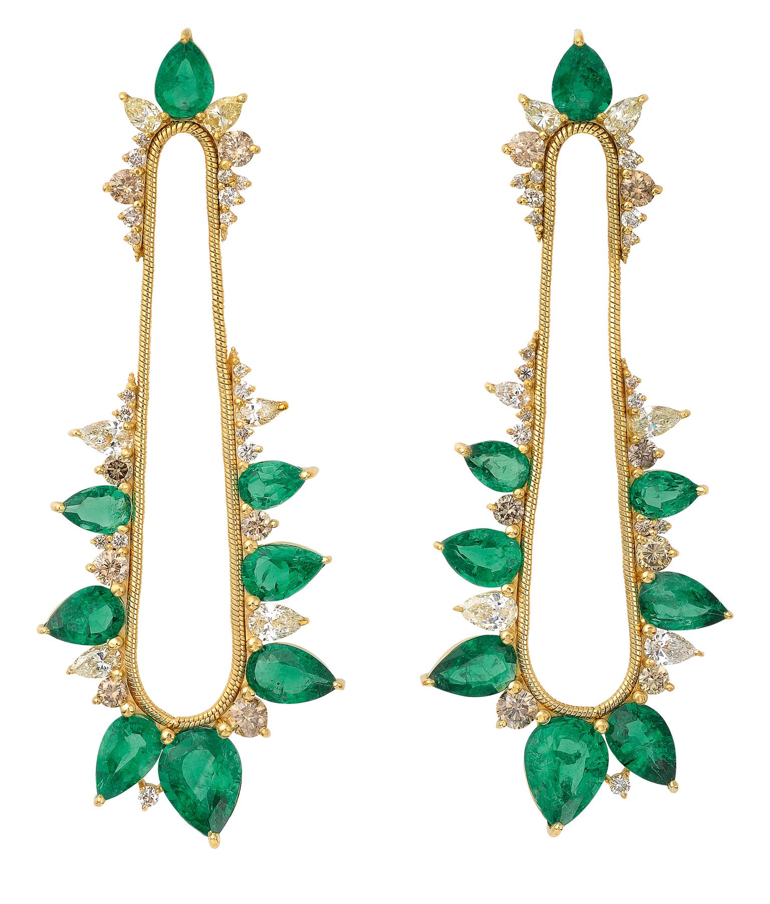 Fernando Jorge for Gemfields emerald earrings_20130905_Zoom