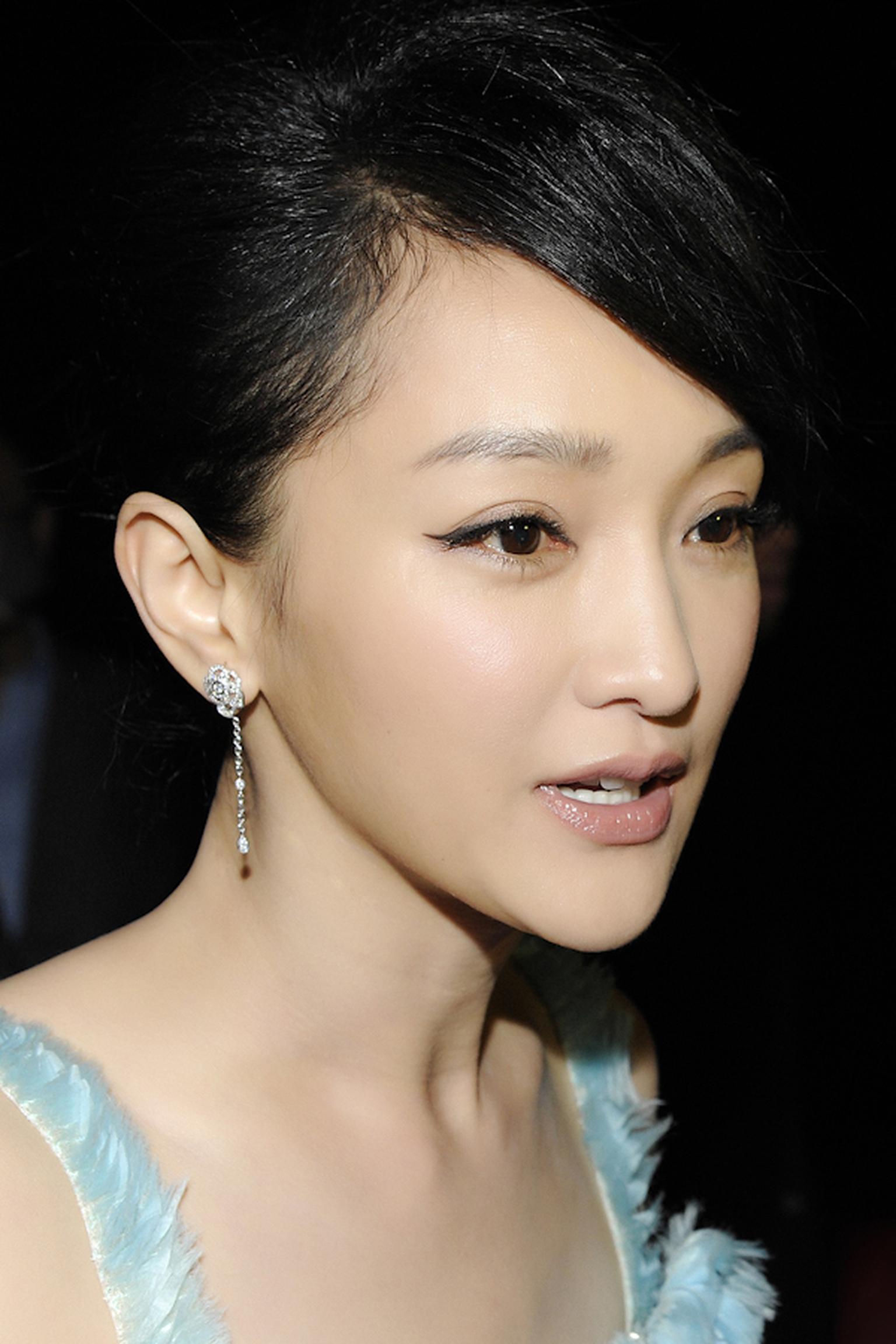 Zhou Xun wearing Chanel.jpg