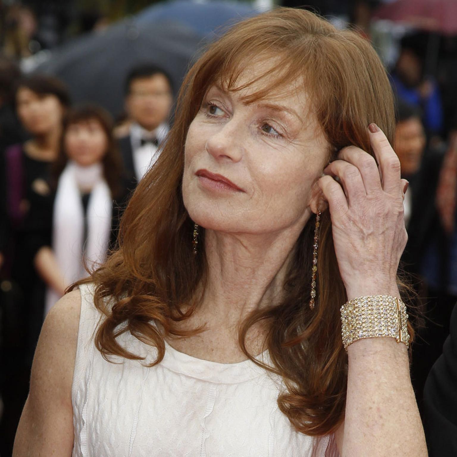 Isabelle-Huppert_in_Chopard_02_R.jpg