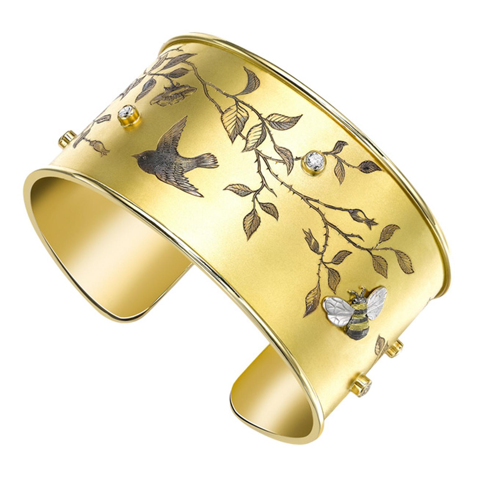 Theo Fennell yellow gold and diamond engraved cuff_20131017_Main