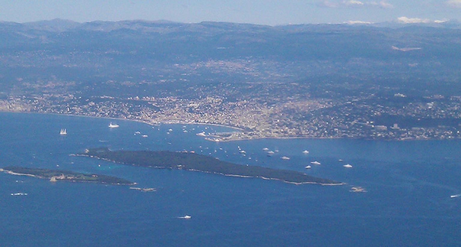 Cannes-from-the-air.jpg