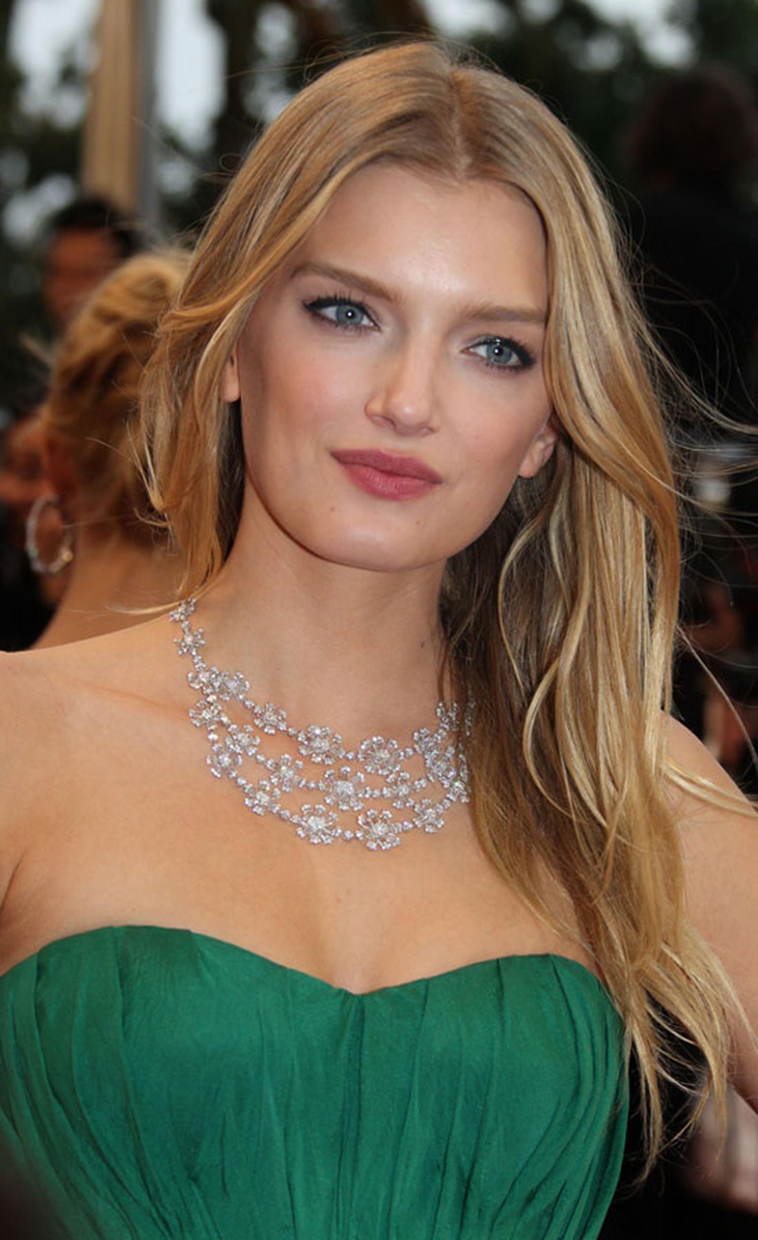 Lily-Donaldson_in_Chopard