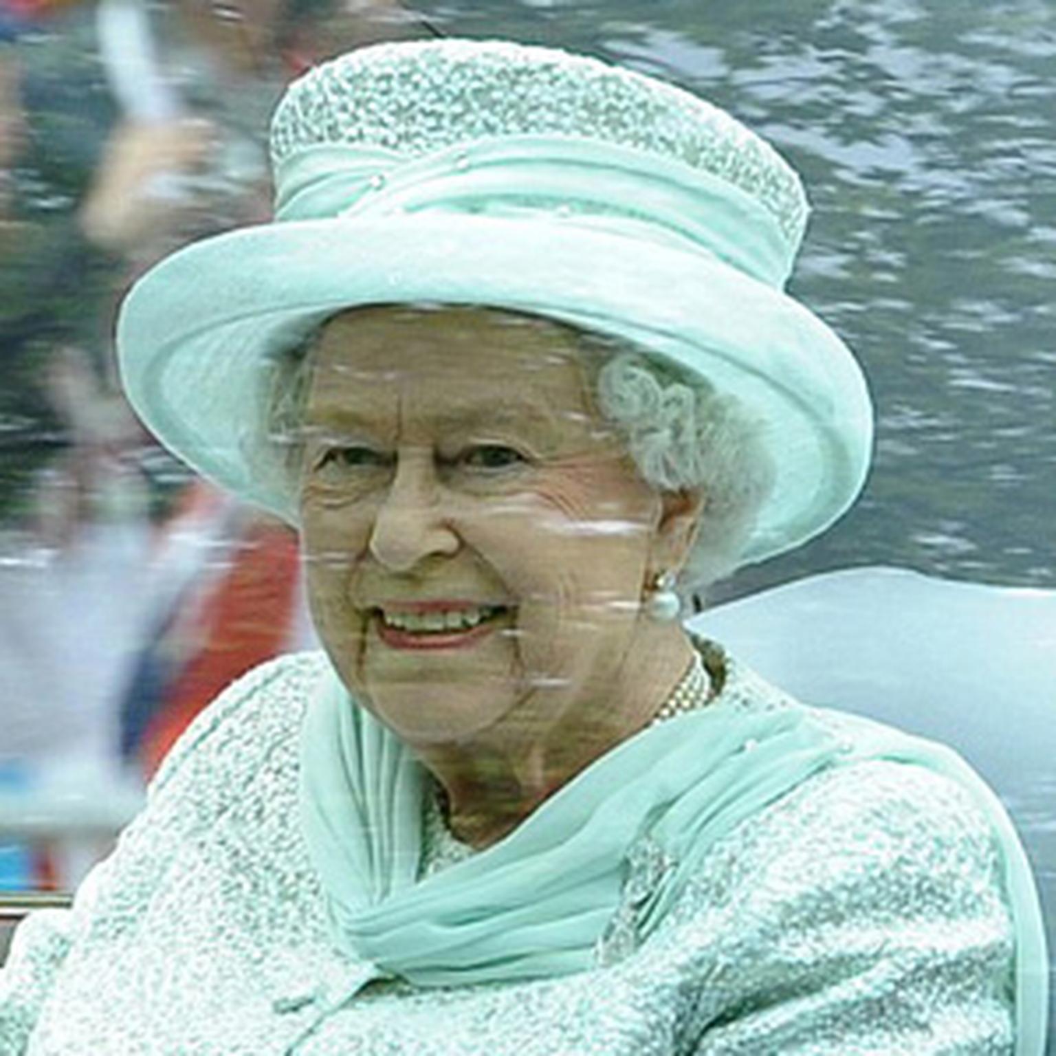 QueenAtDiamondJubileeServiceHP12.jpg