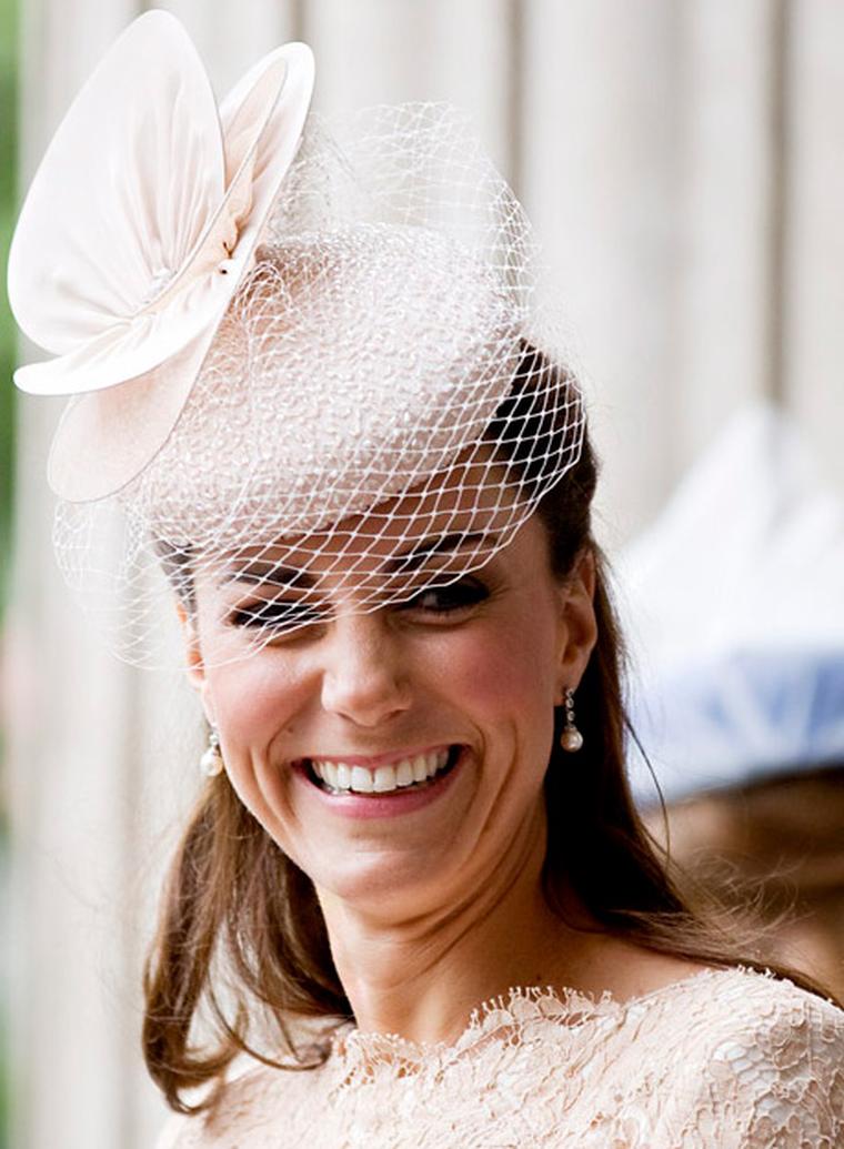 Kate Middleton Pairs Polka Dots With Princess Dianas Diamonds For Ascot