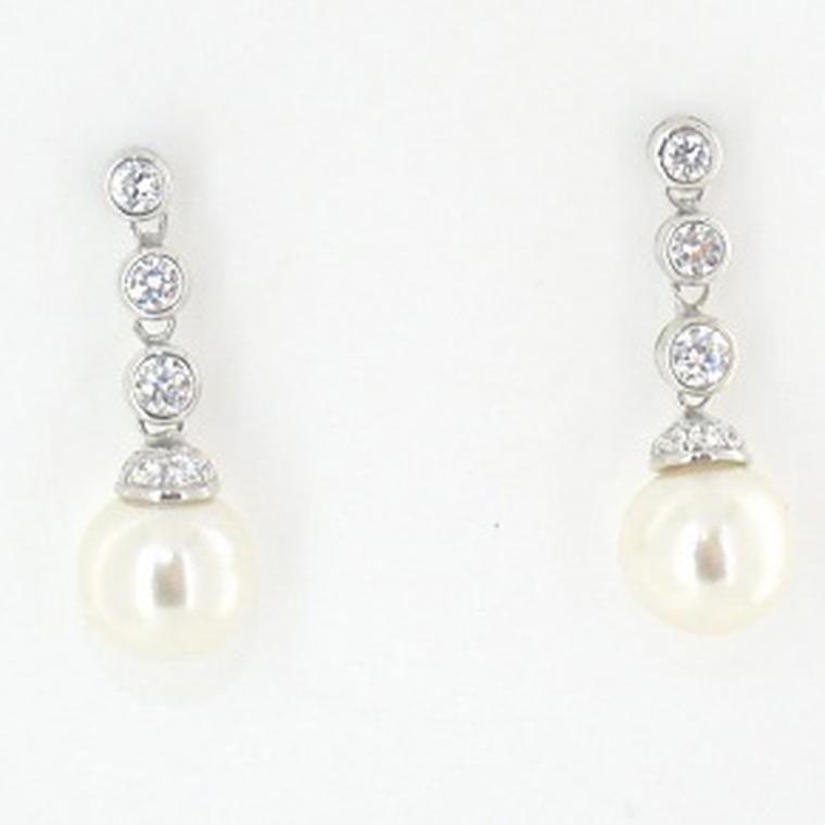 kate-Middleton-fake-diamond-earrings-man-made-diamond-earrings