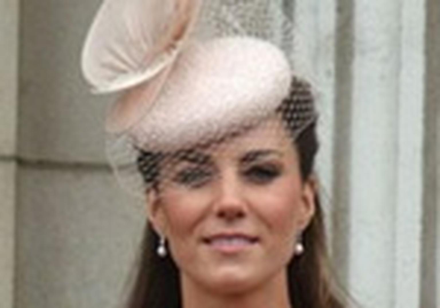 HP5-kate-middleton-alexander-mcqueen-lace-dress-diamond-jubilee.jpg