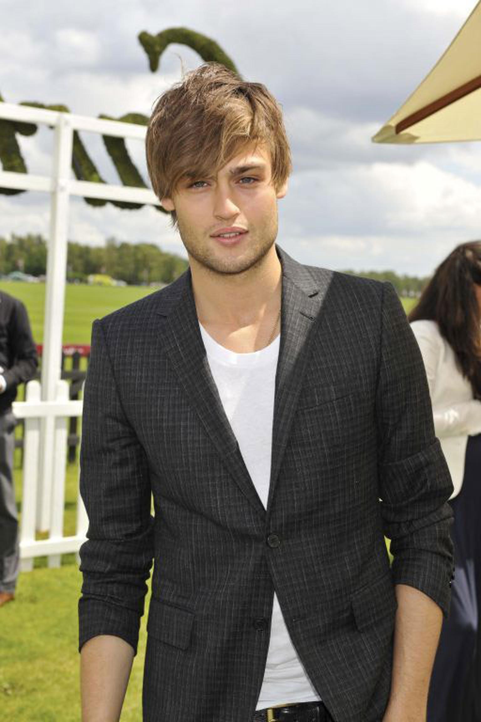 Cartier-Queens-Douglas-Booth.jpg