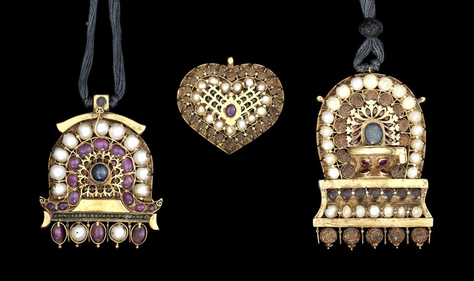 Bonhams-Indian-Temple-Pendants.jpg