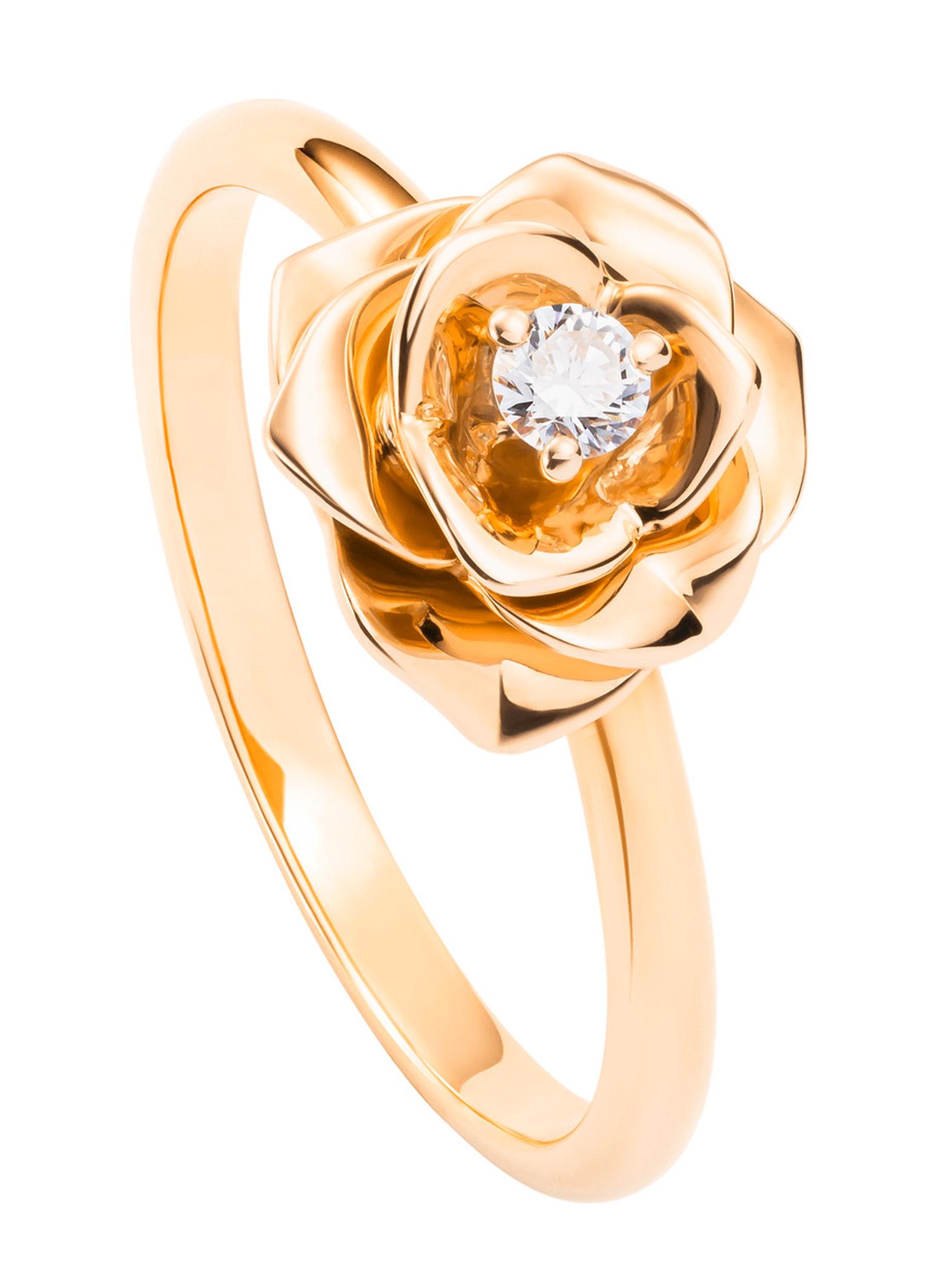 Изделия из золота с бриллиантами. Золотое кольцо Piaget. Ювелирные украшения Piaget Rose. Piaget ювелирные украшения Rose Ring.