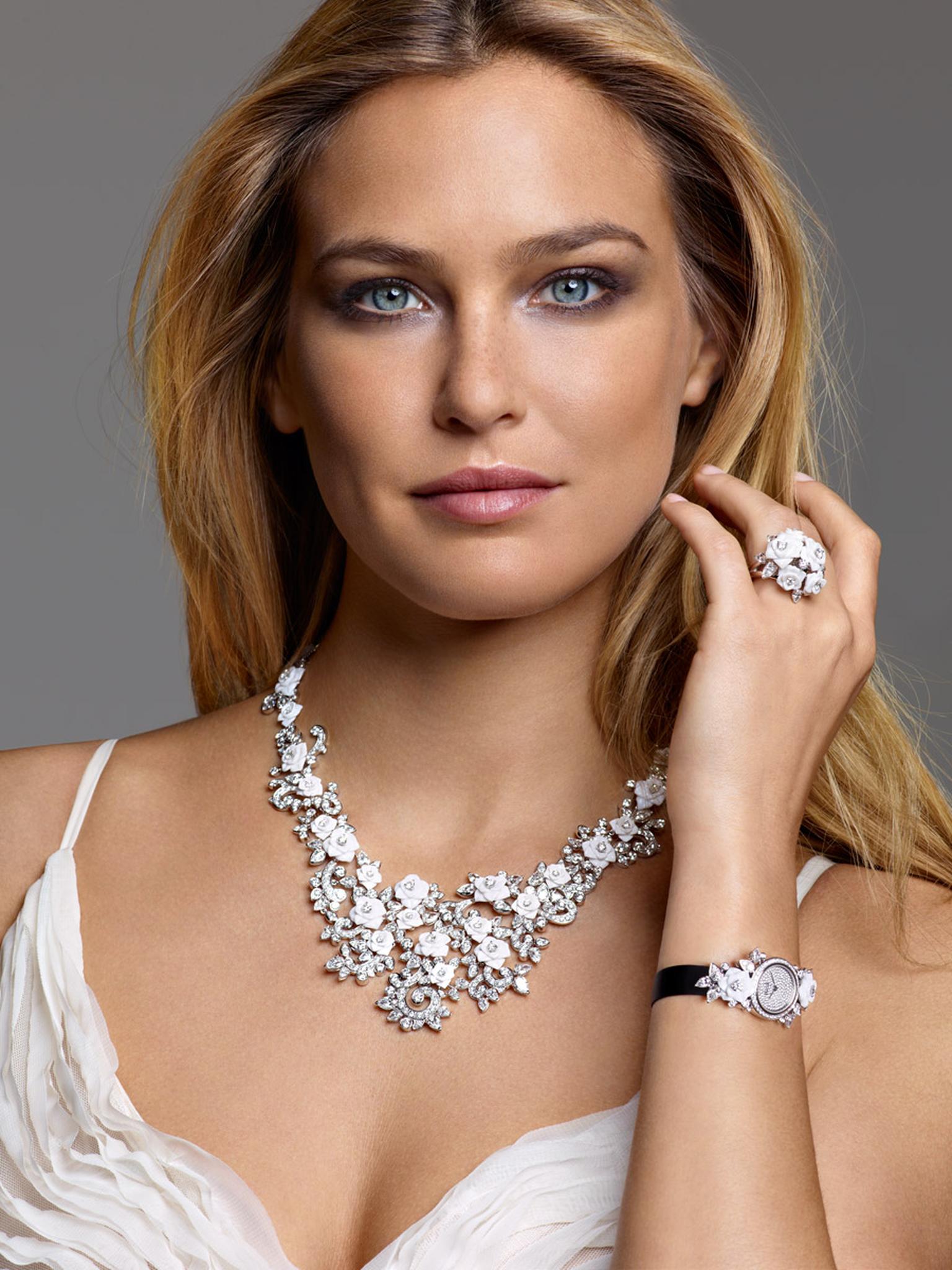 PIAGET-ROSE-model-10.jpg