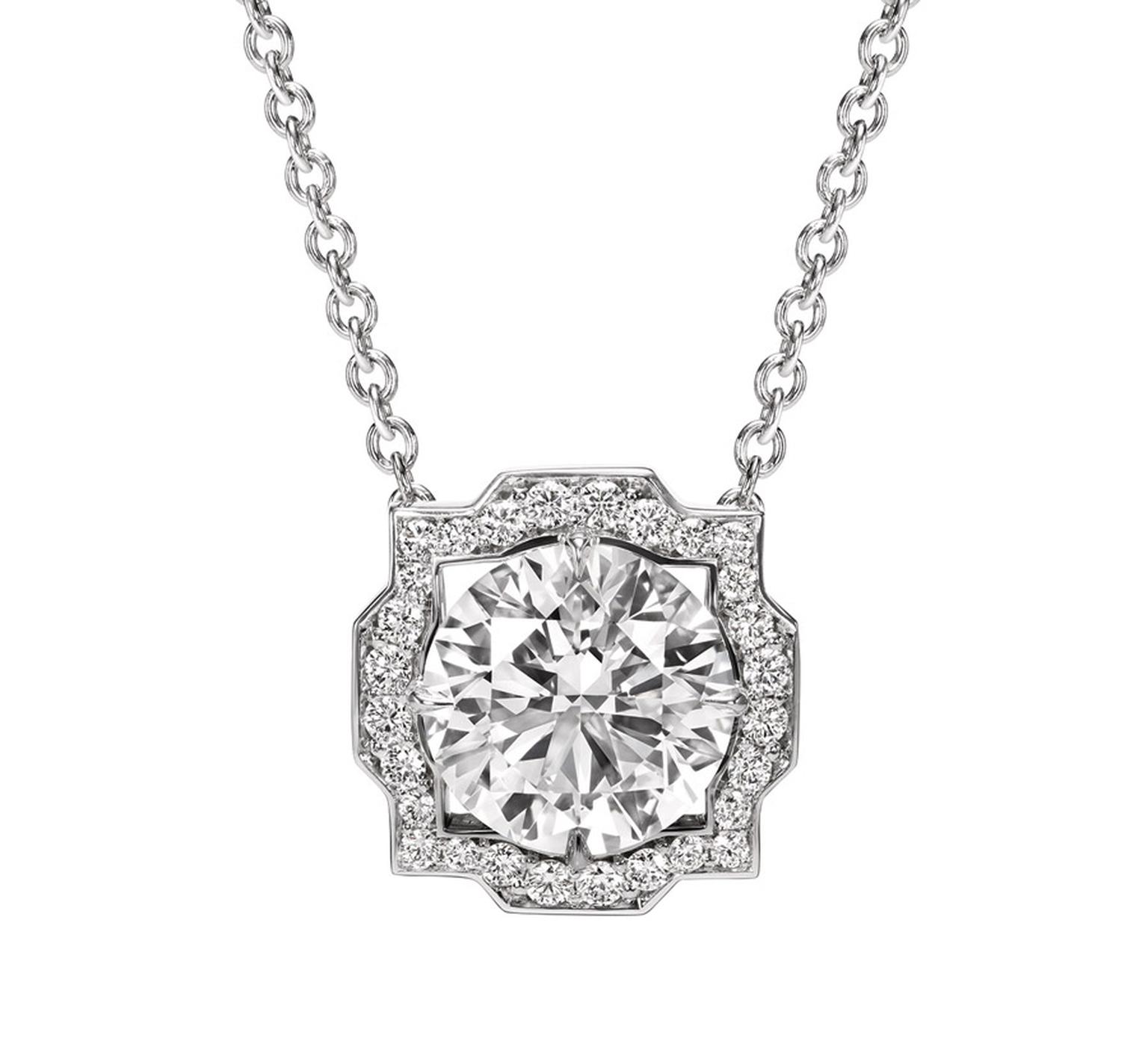 Harry-Winston-Belle-Pendant.jpg