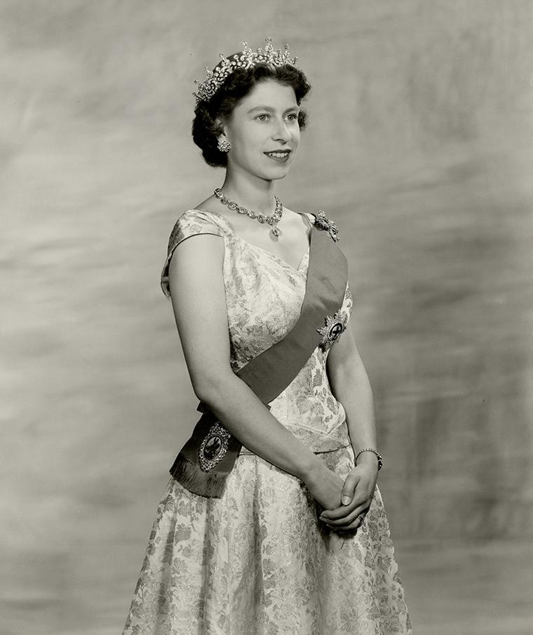 Queen-Elizabeth-II-wearing-Queen-Mary-Girls-of-Great-Britain-and-Ireland-tiara