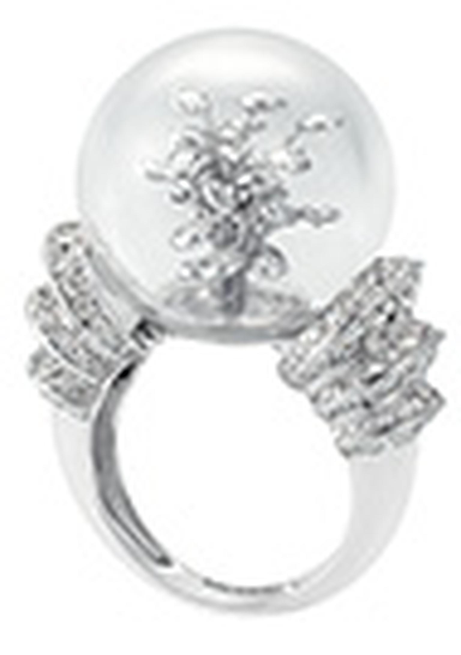 BoucheronCrystalBallHP