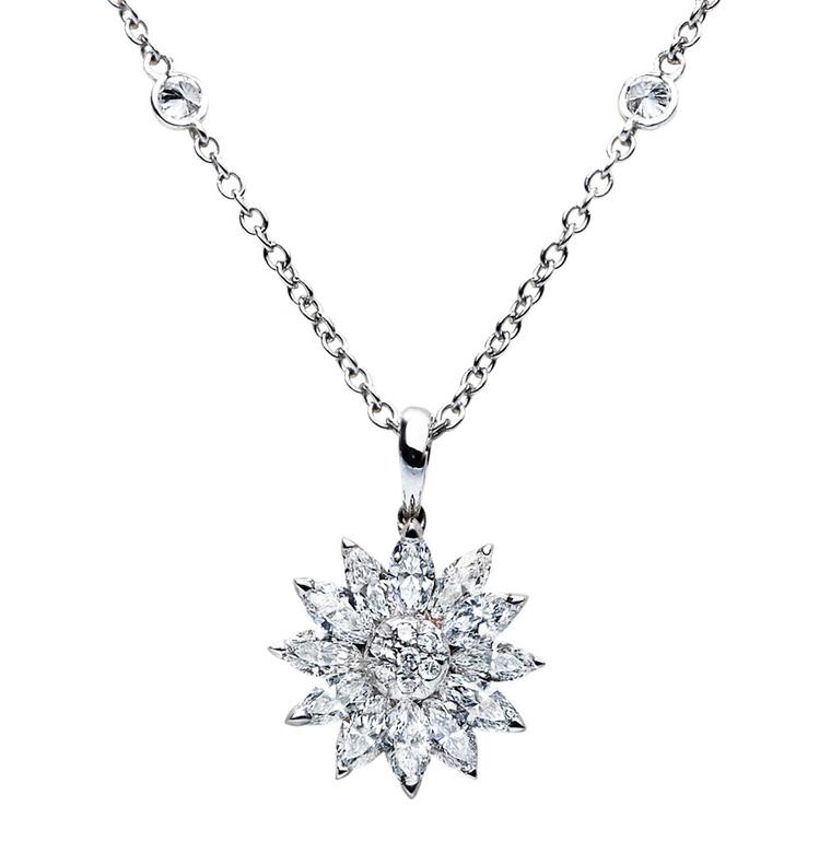 Asprey-Daisy_Heritage_Pendant_2