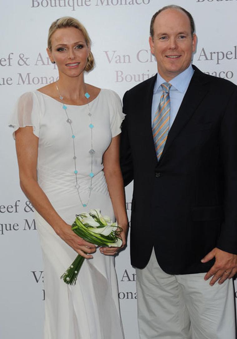 celebrity van cleef and arpels necklace