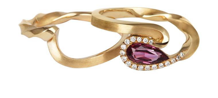Jessica Poole Sapphire Twist rings in Fairtrade gold with diamonds_20140131_Zoom