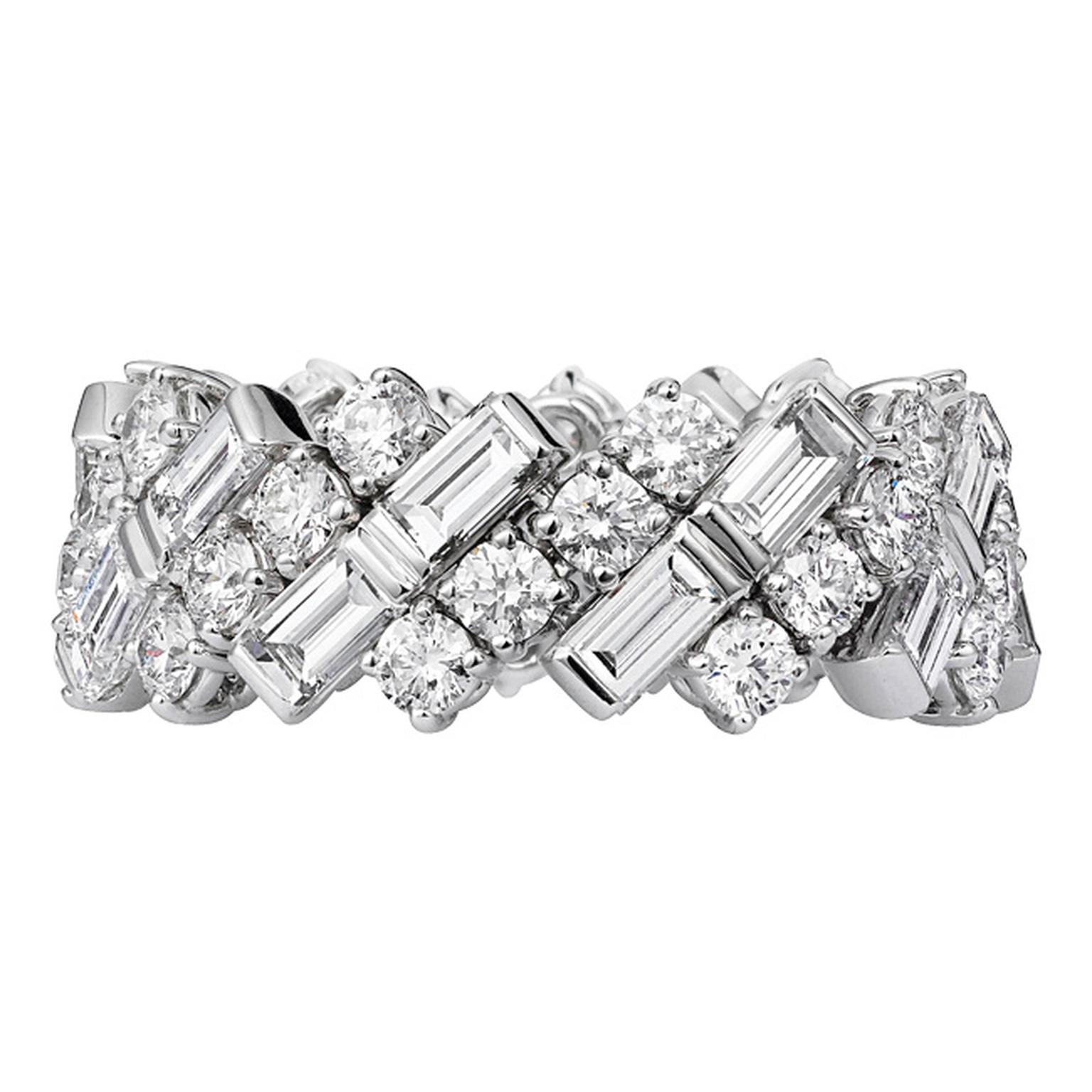 Cartier wedding ring in white gold and diamonds_20140205_Main