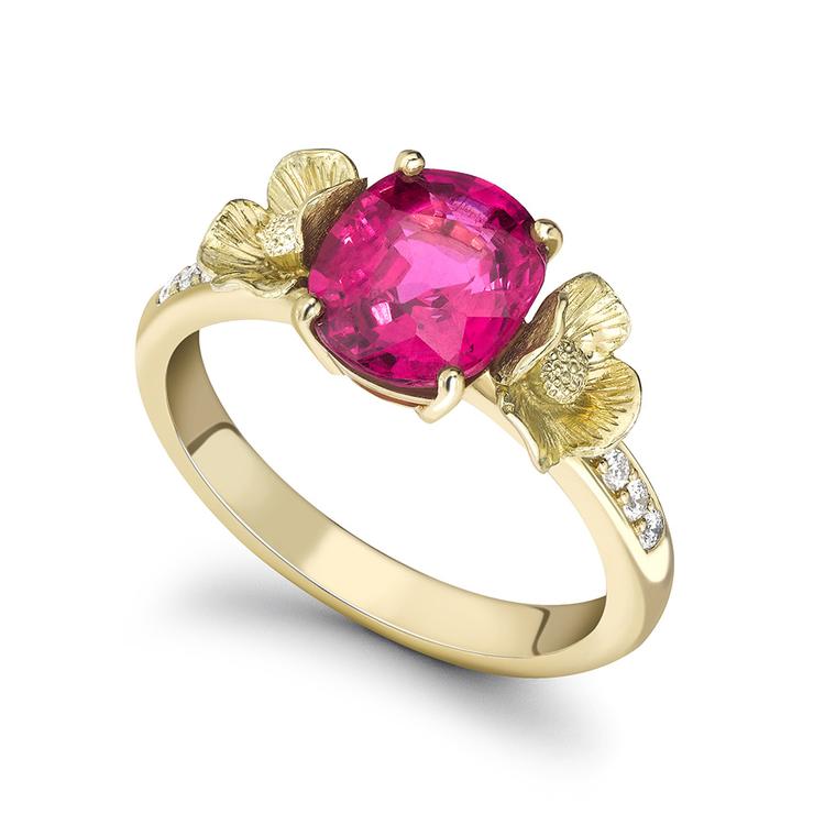 Theo Fennell Poppy Tryst ring in yellow gold, set with a 1.94ct pink spinel and diamonds
