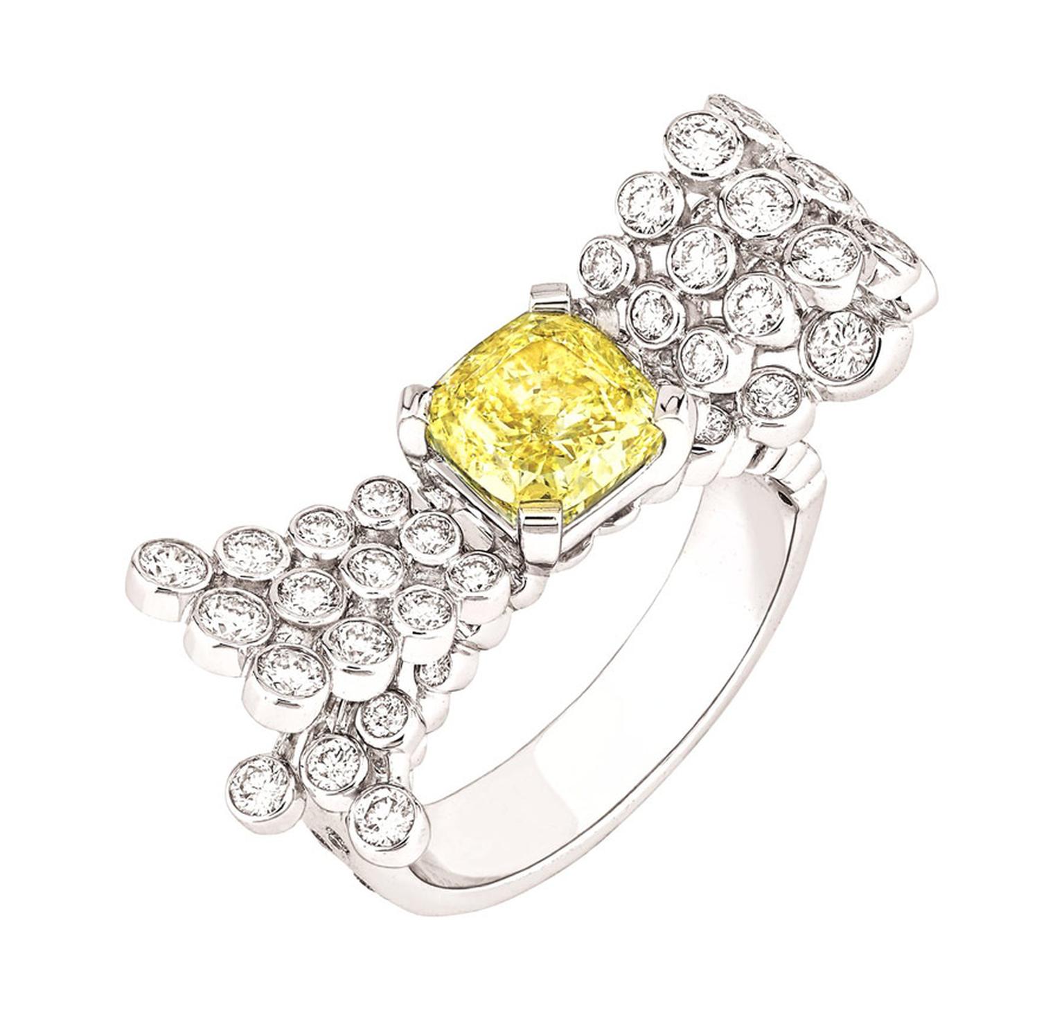 Chanel-Bague-Ruban-Mademoiselle-Dia-Jaune-PM.jpg