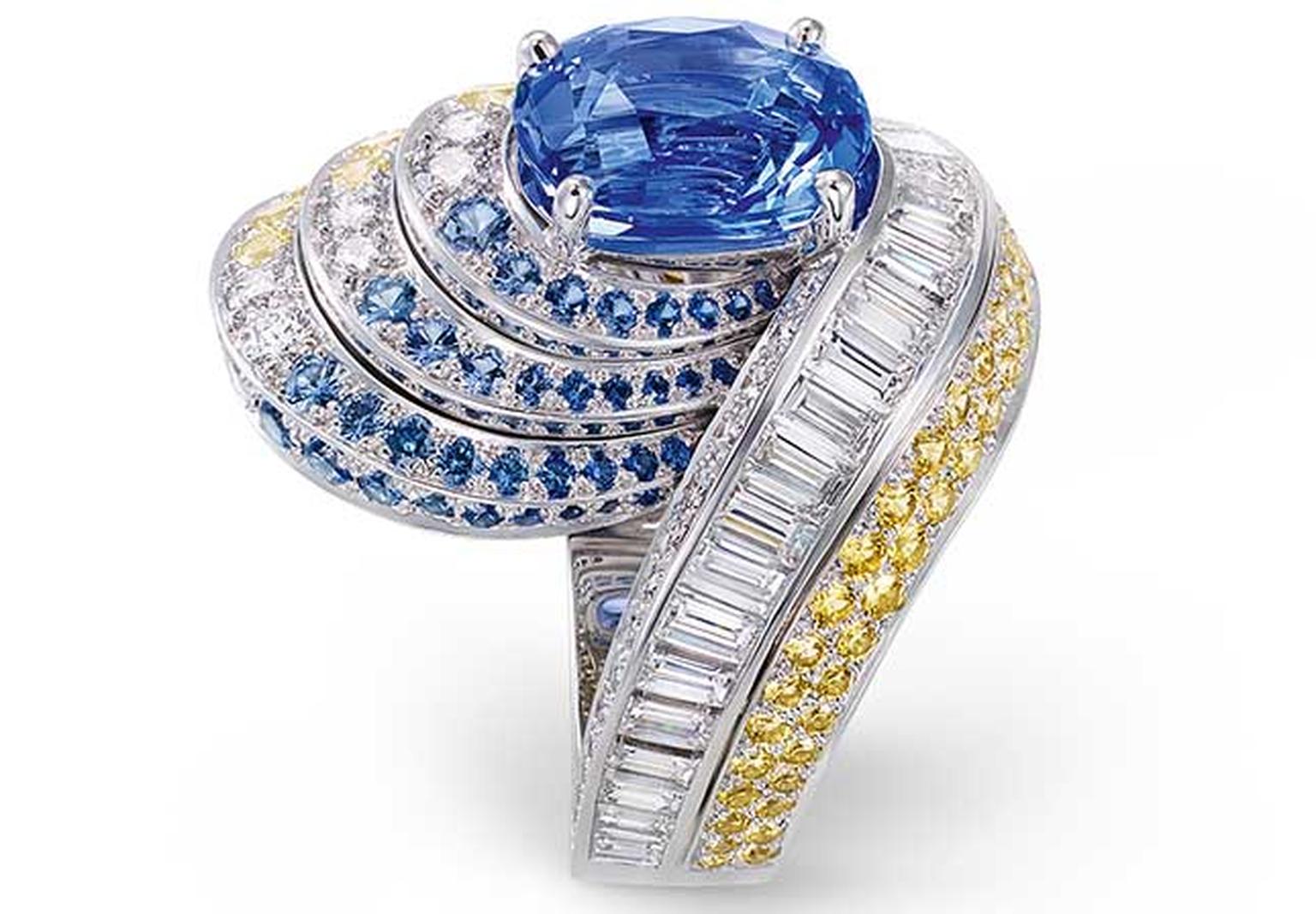 Дома ювелирных украшений. Boucheron кольцо с сапфиром. Chaumet сапфир. Бушерон коллекция ювелирных изделий. Украшения Chaumet Chaumet ювелирные.