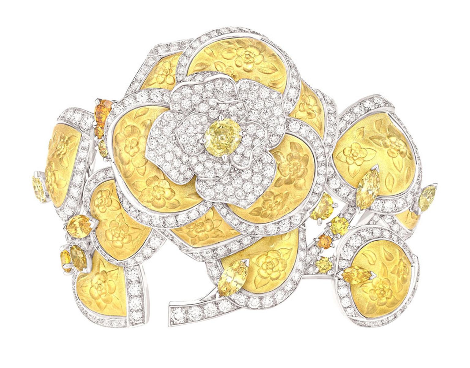 Chanel-Bracelet-Camelia-Solaire.jpg