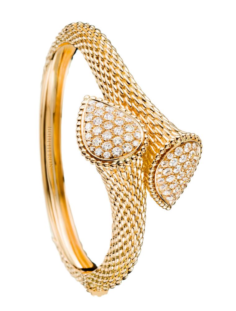 Serpent-Boheme-bangle-in-yellow-gold-set-with-diamonds