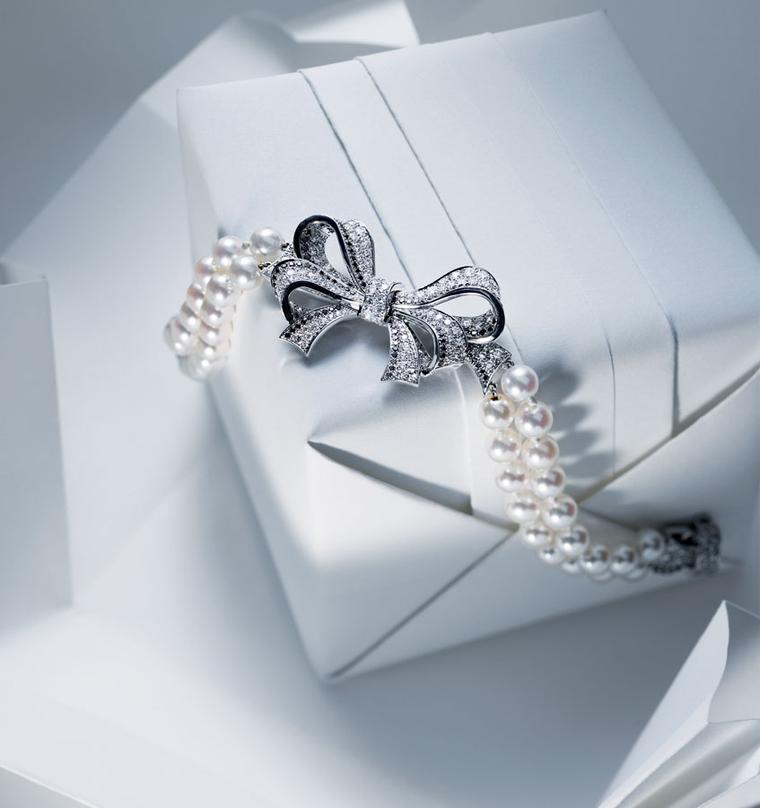 Chanel Boucles de Came´lia bracelet in white gold, black and white diamonds and white akoya pearls 2