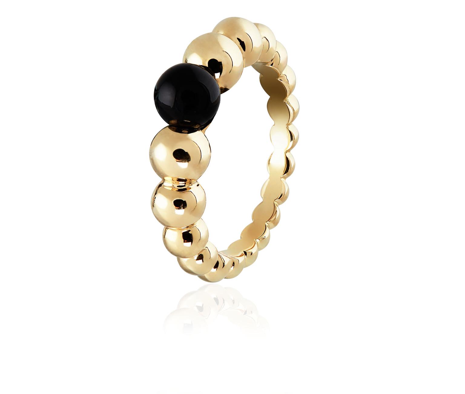 VCA-Perlee-Ring-Onyx-Zoom