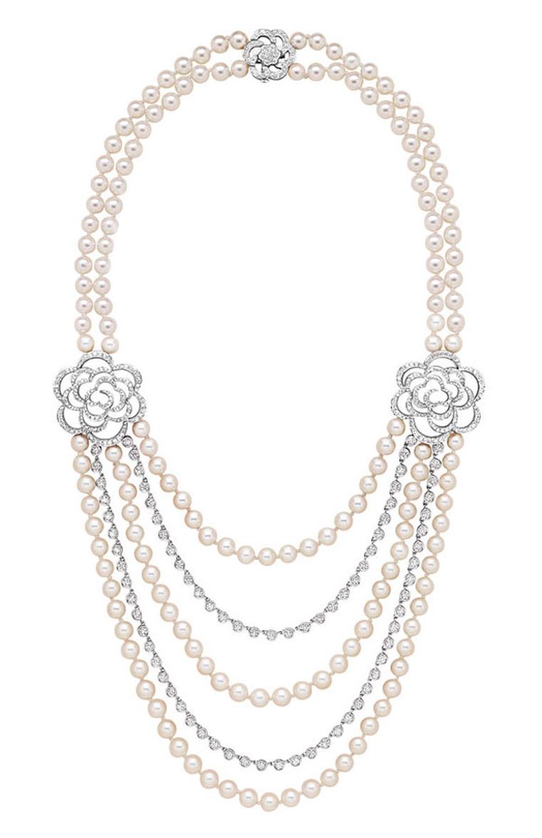Chanel Came´lia Brode´ sautoir in white gold set with diamonds and Akoya pearls.