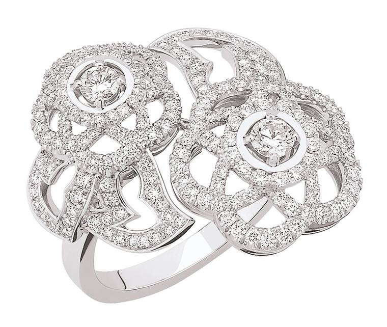 Chanel Came´lia Brode´ Toi & Moi medium version ring in white gold set with diamonds.
